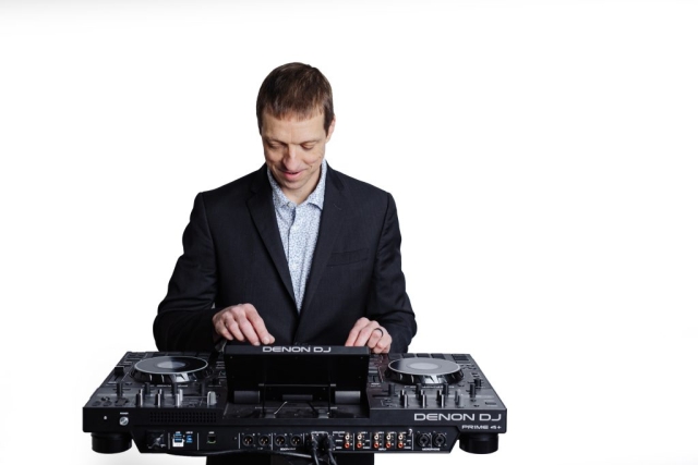 Chase March Chase March selecting the next song